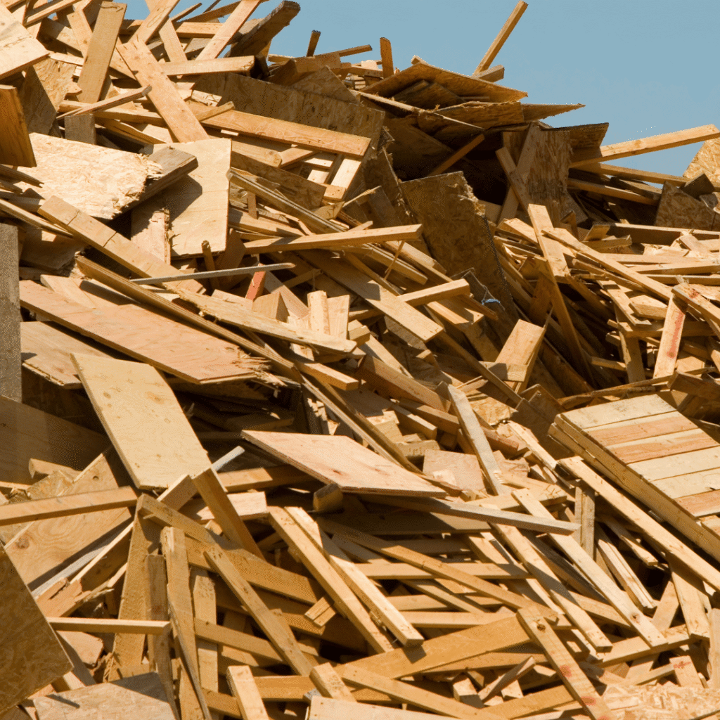 Charpentes, planchers, palettes : la 8 m³ avale tout
